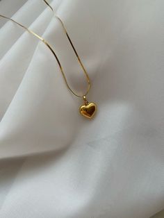 Minimal Gold Accessories, Nackles Design Simple, Pmj Jewellery, 00s Mode, Fancy Jewellery Designs, Gold Bridal Jewellery Sets