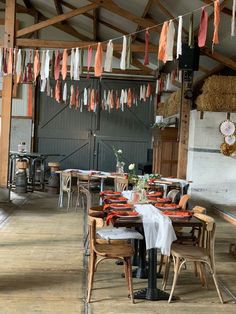 Bohemian styling Ranch Style Decor, Witch Wedding, Country Party, Barn Wedding Reception, Barn Parties, Barn Decor, Mom Wedding, Future Wedding Plans, Outdoor Wedding Decorations