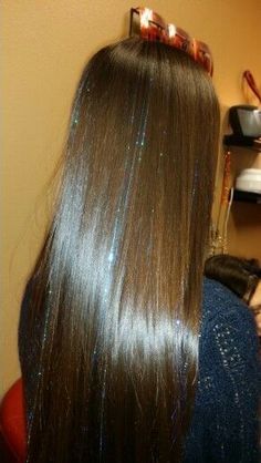 Gorgeous glitter hairstyle ideas | Hairstyle tutorial ideas | Easy hairstyle ideas Glitter Hair Strands, Hair Designs For Girls, Hair Stenciling, Light Blue Hair, Hair Tinsel, Teal Hair, Fairy Hair, Hairstyles For Layered Hair, Easy Hairstyle