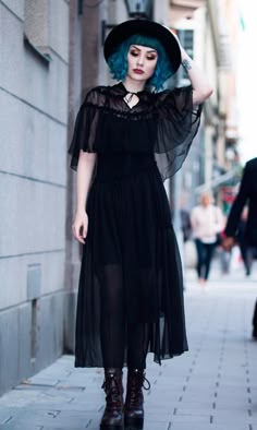 Witchy style outfit by faeteeth Styl Goth, Halloween Mode, Witchy Outfits, Goth Hippie, Goth Outfit Ideas, Gothic Mode, Hippie Goth, Boho Witch, Strega Fashion