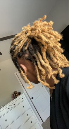 Blonde Locs Aesthetic, Dreadlocks Hair Color Ideas, Dreads Blonde Tips, Blonde Tip Dreads, Dyes Locs, Blonde Tips On Locs, Locs Blonde Tips, Black And Blonde Locs, Dreadlocks Dyed