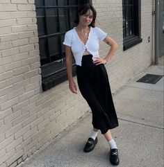 Semi Formal Loafers Outfit, Loafers Outfit Spring 2023, Platform Loafers Outfit Skirt, How To Style Loafers Women Dress, European Work Fashion, Long Skirts With Loafers, Long Black Skirt With Loafers, Loafer Aesthetic Outfit, Outfits With Loafers Summer