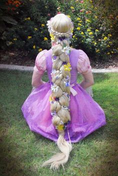 Rapunzel Hairstyle, Disney Hairstyles, Rapunzel Wedding, Messy Curly Hair, Disney Princess Hairstyles, Prince Hair, Flower Braids