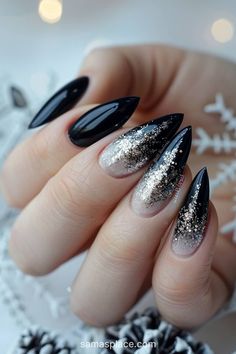 22 Navy Winter Nails Art Ideas and Designs Winter Nails Navy, Black And Gold Almond Nails, Winter Stiletto Nails, Black New Years Nails, Goth Winter Nails, Winter Black Nails, Black Winter Nails, Witchy Nails, Winter Nail Art