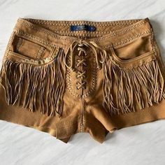 Tan Knee High Boots, Fringe Shorts, Look Boho Chic, Shorts With Lace, Frill Shorts, Jolie Photo, Suede Fringe, Looks Vintage