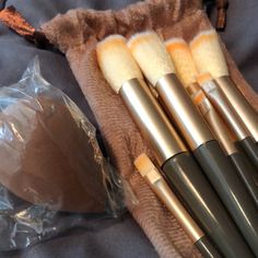 Unused Makeup Brushes With Rose Gold And Nude Brown Handles. Also Brand New Beauty Sponge Makeup Applicator In That Same Beautiful Brown Shade Sponge Makeup, Brown Shade, Beauty Sponge, Brown Shades, Makeup Application, Beauty Blender, Makeup Tools Brushes, Makeup Brush Set, New Set