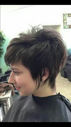 Edgy Short Haircuts, Short Sassy Haircuts, Shaggy Short Hair, Crop Hair, Short Haircut Styles, Short Shag Hairstyles, Banana For Hair, Short Hair Pixie Cuts, Pixie Haircut For Thick Hair