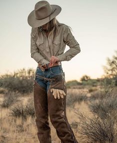 Cowgirl Pictures, Cowboy Aesthetic, Country Style Outfits, Cowboy Girl, Cowgirl Aesthetic, Western Style Outfits, Cowboy Up, Western Aesthetic