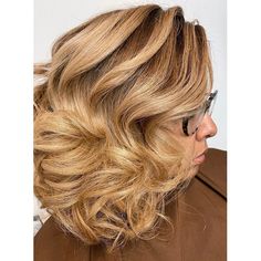 Warm Honey Blonde, Hair Color Correction, Redken Color Gels, Curly Hair Color, Balayage Hair Tutorial, Color Correction Hair, Hair Steamers, Redken Color, Colored Curly Hair