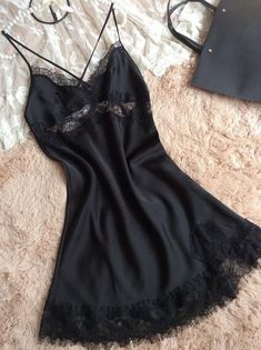 Silk Nightwear, Cute Sleepwear, Lingerie Outfits, Pretty Lingerie, Nightgowns, Black Lingerie, Lingerie Fashion