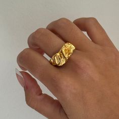 Chunky Gold Nugget Ring - This ring has a beautiful unique design, both stunning and super different from most other pieces. - stainless steel and gold- Will not turn skin green!- Style: Maximalist Funky Gold Jewelry, Gold Chunky Jewelry, Chunky Gold Rings, Gold Nugget Ring, Chunky Gold Jewelry, Sunset Cliffs, Thick Ring, Diy Jewelry Unique, Gold Statement Ring