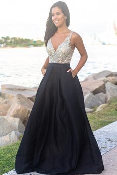 Winter Ball Dresses, Jeweled Dress, Trendy Maxi Dresses, Fancy Clothes, Chic Dress Classy, Taffeta Skirt, Jewel Dress, Tulle Maxi Dress, Evening Skirts