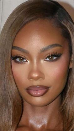 Smokey Eye Tan Skin, Bronzed Makeup Look Sun Kissed Black Women, Bronzy Eye Makeup Wedding, Wedding Bridesmaid Hair Black Women, Black And Gold Eye Makeup Dark Skin, Gold Bronze Makeup Look, Sultry Bronze Makeup, Summer Makeup Looks Black Women, Date Night Make Up For Brown Eyes