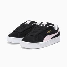 Black Puma Suede, Puma Shoes Women, White Chestnut, Pink Pumas, Pretty Shoes Sneakers, Puma Logo, Outfit Mujer, Sneakers Puma, Puma Suede