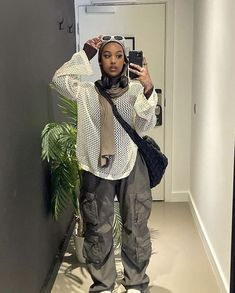 Gorpcore Hijabi Outfit, Y2k Outfits Street Styles Plus Size, Hijabi Gorpcore, Cool Hijabi Outfits, Hijabi Fits Streetwear