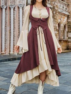 Pirate Attire Women, Fantasy Everyday Outfits, Ren Faire Overdress, Simple Fantasy Outfits, Reinassance Outfits, Ren Faire Witch, Renfaire Outfit, Medival Outfits Women, Casual Fantasy Clothing