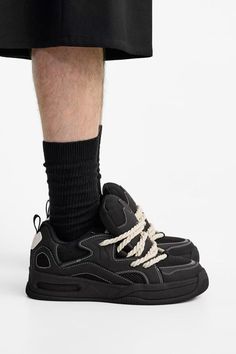 looks sick but who gonna skate these fr Street Wear Shoes, Rope Shoes, Skater Sneakers, Style Skate, Skate Sneakers, Skater Shoes, Basket Style, Waistcoat Dress, Skate Style