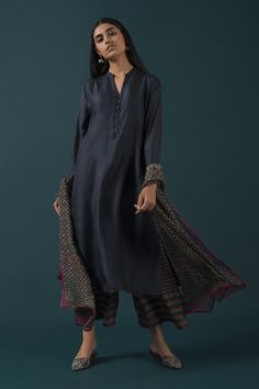 AIDAH celebrates a traditional aesthetic with printed floral blooms, bold ikat patterns, chevrons, and accents of zari embroidery on silk. Embroidery On Silk, Traditional Aesthetic, Zari Embroidery, Good Earth, Silk Kurta, Kurti Neck Designs