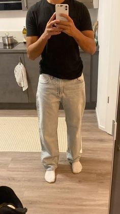 Baggy Jeans Man Outfit, Straight Man Jeans, Men Inspo Pics, Random Men Pictures, Cute Guy Clothes, Clean Fits Men, Baggy Style Boys, Mens Jeans Outfit, Style With Baggy Jeans