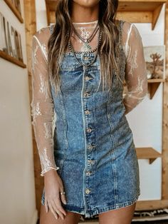 Denim Western Dress, Western Glam Outfit, Nashville Style Outfits, Denim Dress Outfit, Curvy Casual Outfits, Western Apparel, Vegas Outfit, Western Outfit, Western Style Outfits