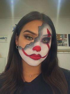 Cool Easy Face Paint Ideas, Cute But Scary Halloween Makeup, Paint Face Halloween, Easy Face Paint Ideas For Halloween, Extreme Halloween Makeup, Easy Kid Halloween Makeup, Halloween Horror Makeup Ideas, Makeup Looks Ideas Creative, Halloween Face Paint For Adults