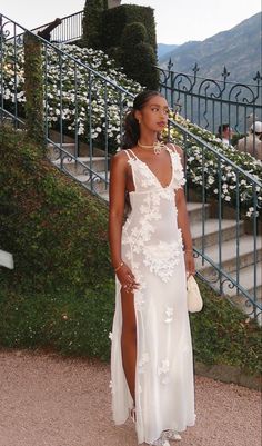 Robes Glamour, White Prom, White Prom Dress, Mesh Maxi Dress, Looks Street Style, White Chiffon, Lily Collins, Mode Inspo, Glam Dresses