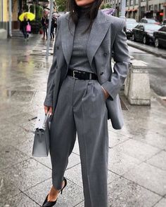 Oversized Blazer Street Style, Blazer Street Style, Grey Suit, Mode Casual, Oversized Blazer, 가을 패션, Fashion Week Street Style