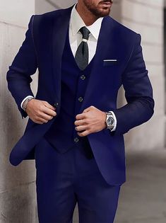 Costumes de bal pour hommes bleu clair noir crème costumes de fête de mariage couleur unie 3 pièces coupe ajustée double boutonnage six boutons 2024 de 2024 ? $124.99 Mens Beach Wedding Suits, Groomsman Suits, Linen Suits For Men, Beach Wedding Suits, Suits Business, Royal Blue Blazers, Formal Workwear