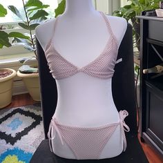 Pink With Black Dot Design Unpadded No Underwire No Push-Up 100%Polyester Tie Top And Bottom Closure Fits Most Small And Medium Coquette Swimsuit, Aerie Bathing Suits, Tropical Bikinis, Underwire Tankini, College Girl, Tankini Swim Tops, Swim Tankini, Easy Trendy Outfits, Dot Design