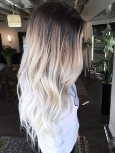 Platinový Blond, Braids Bun, Long Bobs, Blond Ombre, Brown Ombre Hair, Blonde Hairstyles, Balayage Hair Blonde, Bun Hair, Ombre Hair Color