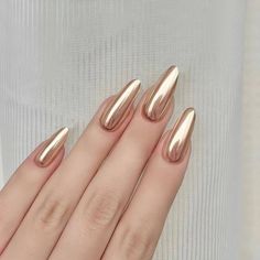 Light Gold Nails, Gold Nails Acrylic, Metallic Gold Nails, Grad Nails, Fake Acrylic Nails, Gold Chrome Nails, Brown Nails Design, Chrome Nail Powder