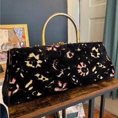 One Of A Kind! Vintage (1940s) Velvet Handbag. It's Like Owning A Piece Of History, And You'll Feel Like Mary Poppins! ;) Slight Rust On The Handle, But Adds Charm To The Bag. Great Condition. 1940s Handbags, Velvet Handbag, Pink Studio, Purse Collection, Vintage Handbag, Vintage Purses, Mary Poppins, Vintage Purse, Vintage Handbags