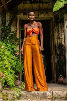 A calça de cintura alta se tornou popular nos final dos anos 70 e continua em alta até agora. Inspire-se em looks incrívels com a peça 2025 Style, Summer 24, Black Women Fashion, Mode Inspo, Looks Style, Outfits Summer, Looks Vintage, Gatsby, Summer Outfit