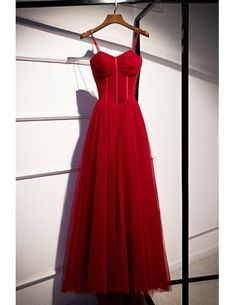 Shop now! Red Formal Gown, Tulle Party Dress, Dress With Corset, Prom Dress Evening, Custom Prom Dress, Spaghetti Strap Prom Dress, Red Evening Dress, Looks Party, Dress Chiffon