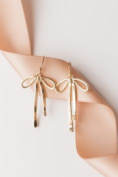 Gold Bow Earrings, Bow Earrings, Gold Ribbon Earrings, Simple Hair Bow Earrings, Valentines Day Earrings, Minimalist Bow Earrings - Etsy Infinite Jewelry, Flatlay Ideas, Valentines Day Earrings, Ribbon Earrings, Photo Concept, Simple Hair, Gold Diy, Bow Jewelry, Winter Photo