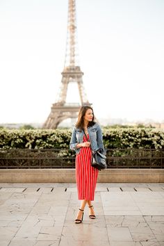 Eiffel Tower Photo Ideas, Paris Spring Outfit, Paris Vacation Outfit, Paris Winter Fashion, Paris Summer Outfits, Paris Trip Outfits, Spring Weekend Outfit, Eiffel Tower Photo