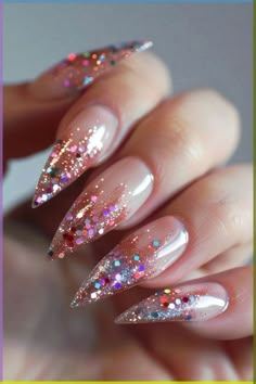 nail art Nye Nail Ideas Sparkle, Glitter Nails With Stars, Baby Glitter Nails, Nye Nail Designs, Glitter Sparkle Nails, Nail Glitter Design, Simple Glitter Nails, Nye Nail Ideas, Nails Nye