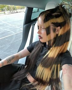 Makeup 2000s, Y2k Cybercore, Dyed Hair Inspiration, Hair Reference, Baddie Hairstyles, Hair Goals