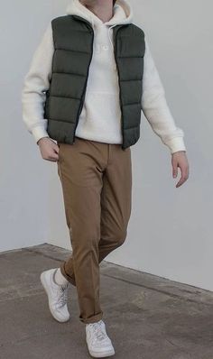 Mens Highneck Fashion, Minimalist Outfit Men Winter, Mens Fashion Preppy Casual, Creme Hoodie Outfit Men, Men’s Fall Street Style, Mens Modest Fashion, Mens Everyday Outfits Casual, Winter Men Outfit 2022, Men In Vests Casual