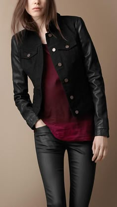 Burberry FW 2011 -Black denim + Leather Outfit Gym Mujer, Jean Fashion, Jean Jacket Outfits, Black Leather Leggings, Black Jeans Outfit, Leather Sleeves, Leather Sleeve