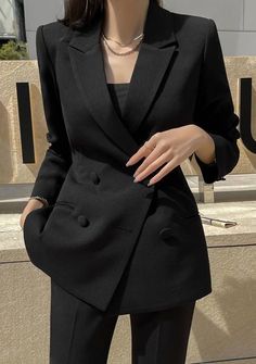 Korean Fashion Suits Women, Women Black Suit Outfit, Womens Suit Outfits, Ceo Style, Measuring Angles, Everyday Fashion Outfits, Quick Outfits, Classic Jacket