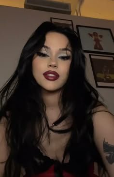 Vampy Makeup, Feminine Makeup, Dark Makeup Looks, Mekap Mata, Models Outfits, Smink Inspiration, Ethereal Makeup, Maggie Lindemann, Dope Makeup