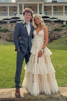 Wedding Gown With Ruffled Straps, Formal Evening Dresses Long, Long Ball Gown, One Shoulder Dress Long, Prom Dress Inspo, Long Formal Gowns, Prom Dress Inspiration, Cute Prom Dresses, Pretty Prom Dresses