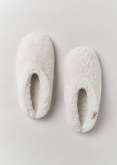 Babbi Sheepskin Slippers | Stone | TOAST Wild Outfits, Linen Tableware, Outdoor Blankets, Hot Water Bottle Cover, Soft Slippers, Water Bottle Covers, Sheepskin Slippers, Bottle Cover, Shoe Gifts