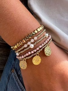 Jewelry Stack Aesthetic, Schmuck Aesthetic, Pretty Stacks, Summer Bracelet Stack, Jewelry Stack, Wrist Stacks, Wrist Jewelry, Luxe Jewelry