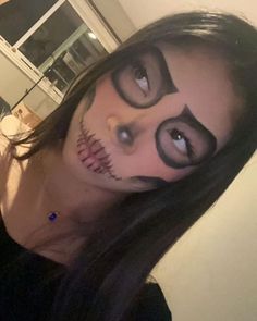 Carnival Makeup Ideas Easy, Halloween Makeup Skeleton, Skeleton Halloween Makeup, Skull Face Makeup, Shower Makeup, If Looks Could Kill, Makeup Tuts, Play Makeup