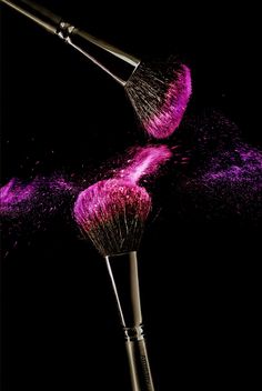 Glitter Bar Ideas, Makeup Wallpapers Backgrounds, Ig Filler Photos, Makeup Rosa, Explosion Background, Makeup Wallpaper, Beauty Salon Posters, Glitter Bar, Makeup Illustration