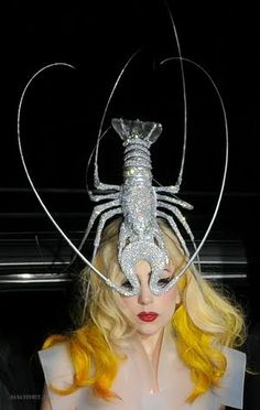 Lady Gaga Fashion, Philip Treacy Hats, The Fame Monster, Philip Treacy, Crazy Hats, Princess Beatrice, Fashion Gallery, Mad Hatter, Gossip Girl