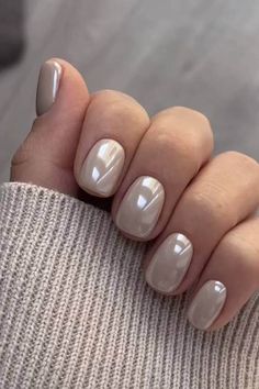 40+ Trendy Short Fall Nails to Inspire Your Next Manicure & Fall Nail Trends Fall 2024 Manicure Colors, Fancy Nails For Wedding, Fall Nails Manicures Autumn, Fall Wedding Nails For Bridesmaid, Extra Short Fall Nails, Super Short Fall Nails, Nail Trends Fall 2024, Fall Bride Nails, Nail Polish With Chrome