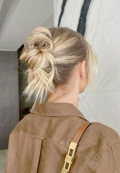 Aesthetic Hairstyles Blonde, Blonde Bun Hairstyles, Effortless Hair, Sleek Hairstyles, Good Hair Day